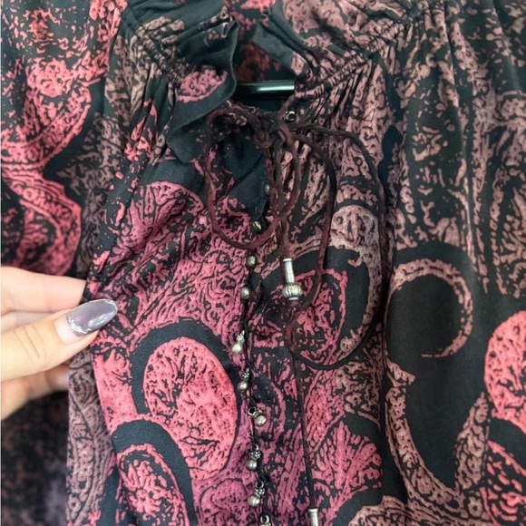 Vintage Elie Tahari Silk Black and Pink Women's Top - Picture 2 of 6